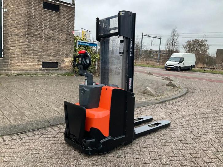 Toyota SWE100 1000KG 2.70METER STAPELAAR / HEFTRUCK, Zakelijke goederen, Machines en Bouw | Heftrucks en Intern transport, Stapelaar