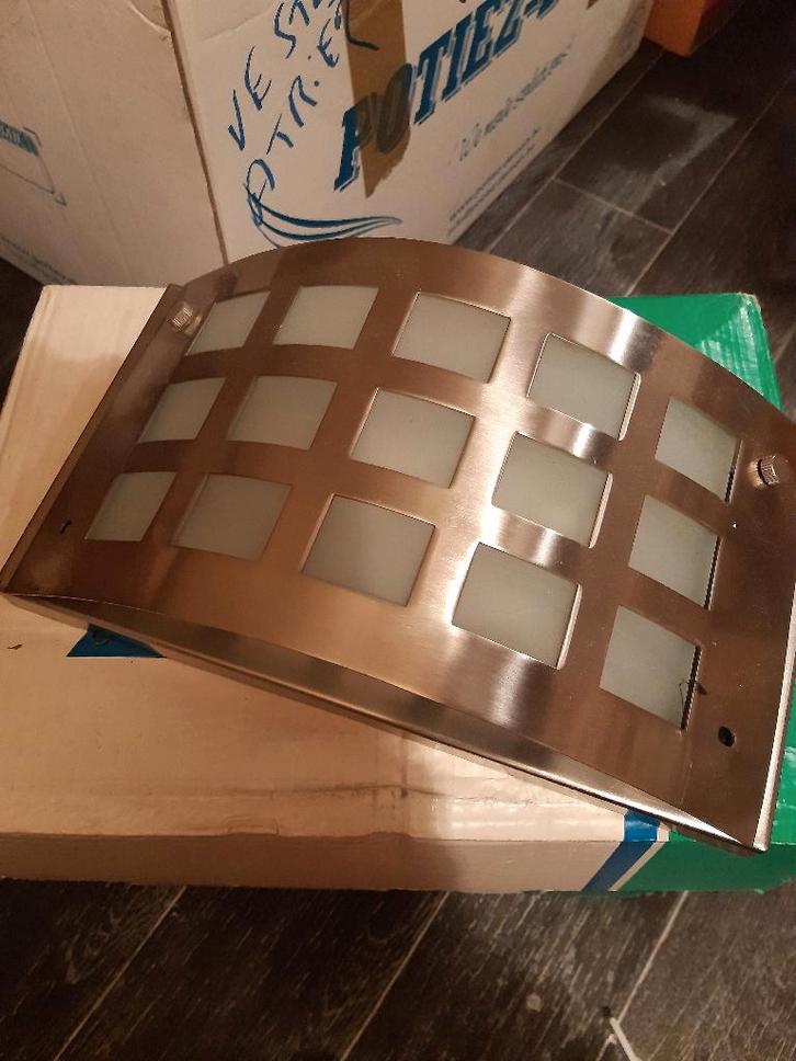 Applique demi-lune métallique, Maison & Meubles, Lampes | Appliques, Comme neuf, Métal, Enlèvement