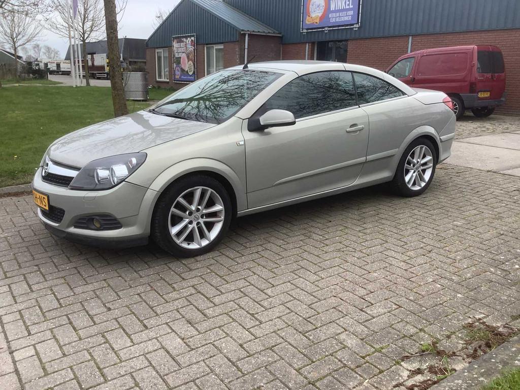 Opel Astra TwinTop 1.8 Temptation Voiture Particulière 2007, Achat, Entreprise, Cabriolet, Toit ouvrant
