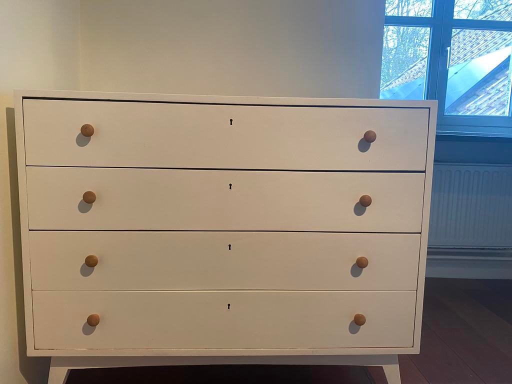 Wit ladenkastje, Ophalen, Zo goed als nieuw