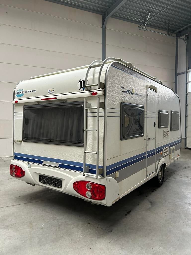 Caravane Hobby, Caravanes & Camping, Caravanes, Particulier, jusqu'à 4, 750 - 1000 kg, Banquette en rond, Hobby, Lit fixe, 4 à 5 mètres