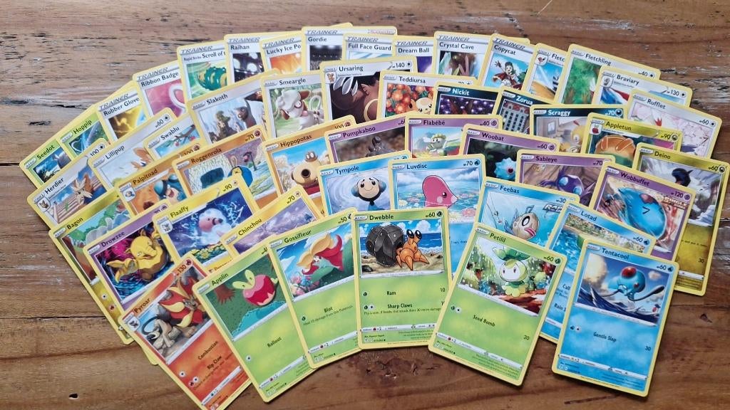 Pokémon kaarten – 50 stuks - NM | Evolving Skies - 3, Ophalen of Verzenden, Zo goed als nieuw, Meerdere kaarten