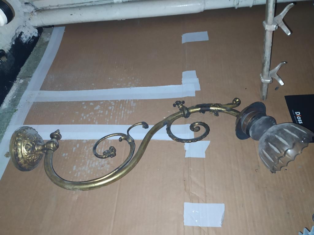 Lampe murale Art déco en cuivre lourd, magnifique et rare, e, Antiquités & Art, Enlèvement ou Envoi