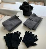 Lot skimateriaal , muts , sjaals en handschoenen, Ophalen of Verzenden, Gedragen, Muts