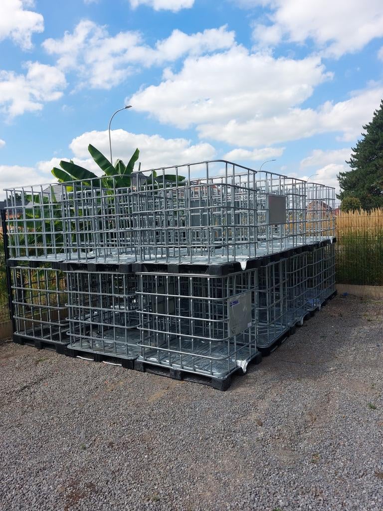 Ibc lege kooien op metaal/pvc pallet, Ophalen