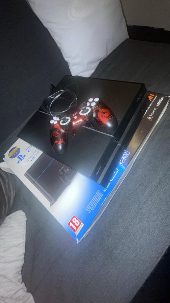 PS4 te ruil tegen iphone ( ik kan er een iphone 12 bij doen), Consoles de jeu & Jeux vidéo, Neuf, Avec 1 manette, Enlèvement, 1 TB