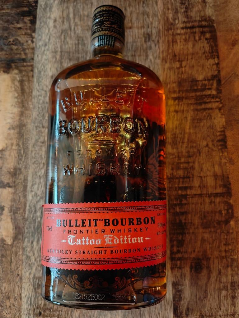 Bulleit Bourbon - Édition Tattoo 70cl 45% Kentucky Straight, Collections, Vins, Neuf, Autres types, Autres régions, Pleine, Enlèvement ou Envoi