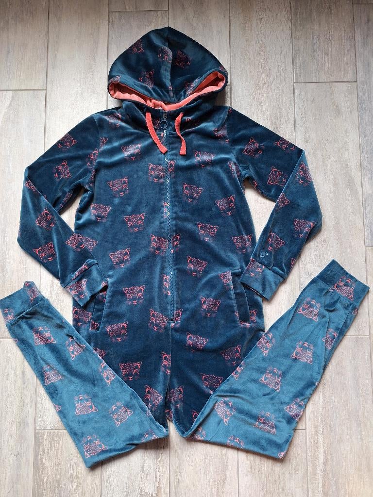 ✿ M152 - Woody onesie velours thema panter, Nacht- of Onderkleding, Meisje, Ophalen of Verzenden, Zo goed als nieuw