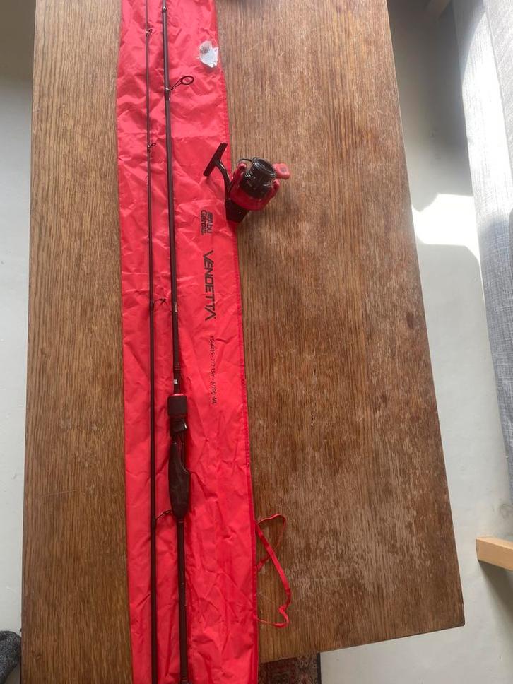 Abu garcia vendetta + shads, Watersport en Boten, Hengelsport | Roofvissen, Zo goed als nieuw, Molen, Ophalen