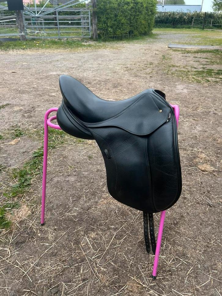 Schleese Wave 17,5 inch., Animaux & Accessoires, Chevaux & Poneys | Selles, Utilisé, Dressage, Enlèvement