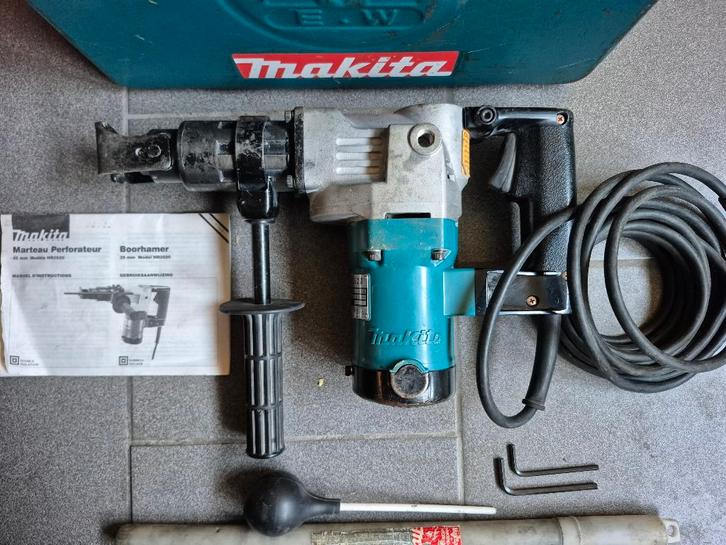 MAKITA Marteau burineur HR3520 + coffret et accessoires, Bricolage & Construction, Outillage | Outillage à main, Utilisé, Enlèvement ou Envoi