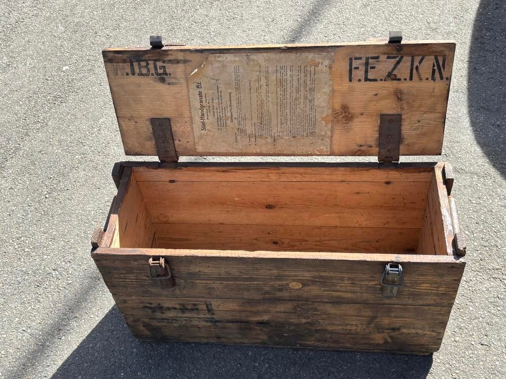 Caisse a grenades a manches vide ! Belle étiquette, Collections, Enlèvement ou Envoi