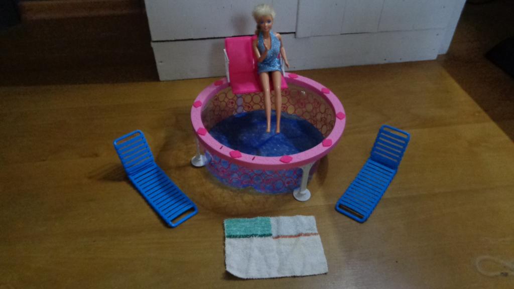 Zwembad met barbiepop van barbie, Enlèvement, Comme neuf, Barbie