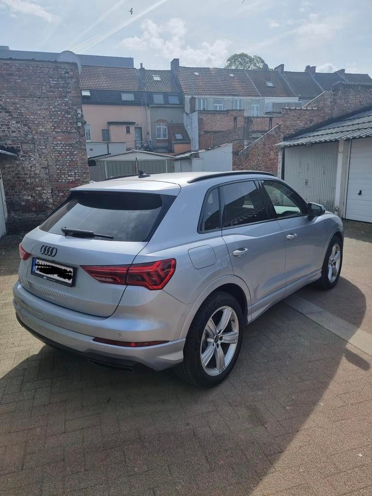 Te koop: AudiQ3 35 TFSI Busines Edition S line S tronic 2021, Auto's, Audi, Start-stop-systeem, 4 cilinders, Alcantara, 5 zetels