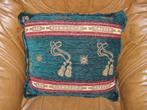 Très beau coussin en velours vert ou bleu. 45 cm x 40 cm., Enlèvement ou Envoi, Neuf, Bleu, Rectangulaire