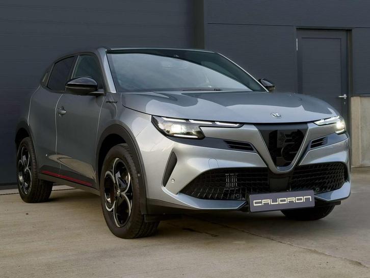 Alfa Romeo Junior 1.2 Hybrid 'SPECIALE' 136PK / FABRIEKSWAAR, Autos, Alfa Romeo, Entreprise, Achat, Junior, Caméra 360°, ABS, Phares directionnels