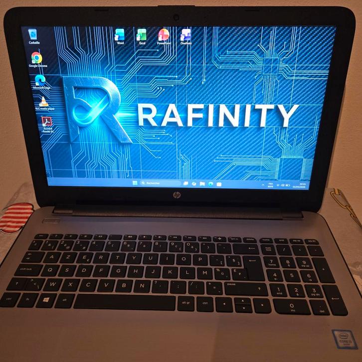 Portable HP 15  SSD 250GB 12GB RAM, Informatique & Logiciels, Ordinateurs portables Windows, Reconditionné, 15 pouces, SSD, 2 à 3 Ghz