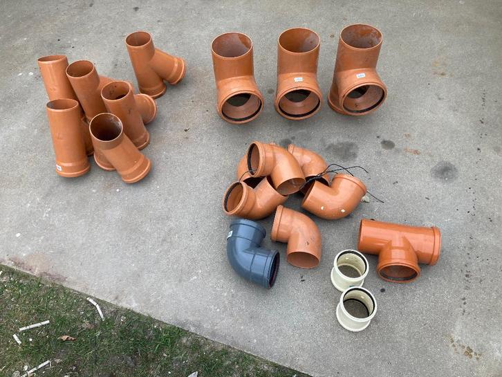 Buizen, Doe-het-zelf en Bouw, Buizen en Afvoer, Zo goed als nieuw, Bochten, PVC, Minder dan 2 meter, 80 mm of meer, Ophalen