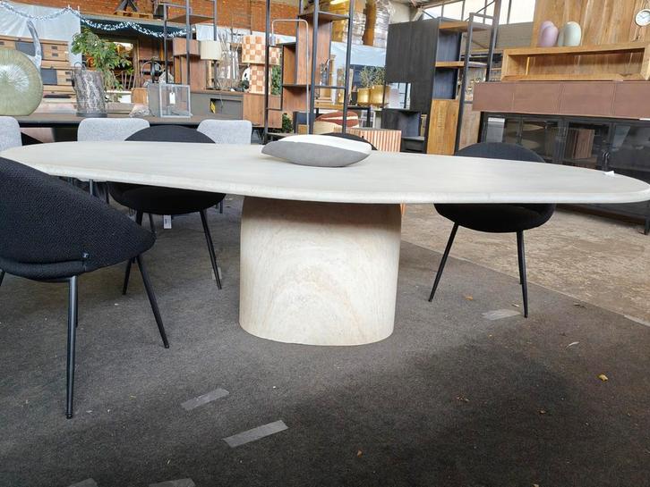 Unieke betonnen eettafel (outlet), Huis en Inrichting, Woonaccessoires | Overige, Nieuw, Ophalen