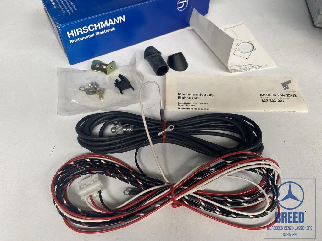 NOS montageset elek. antenne voor Mercedes-Benz W201, Auto diversen, Autoradio's, Ophalen of Verzenden, -, -, -