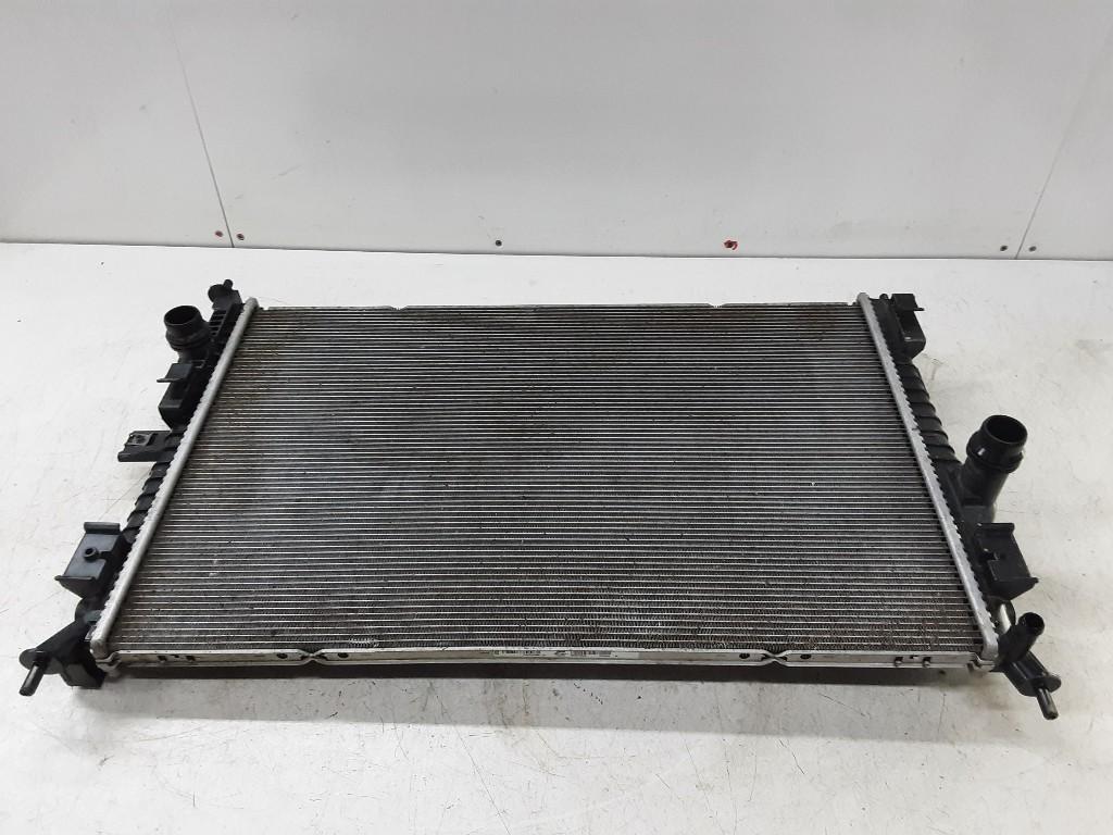 RADIATEUR Partner (EA / / EF / EN / EU) (P9675747980-05), Gebruikt, Mevr. I. Hauben, Rue de l'Espoir 34 34
4030  GRIVEGNÉE, BE