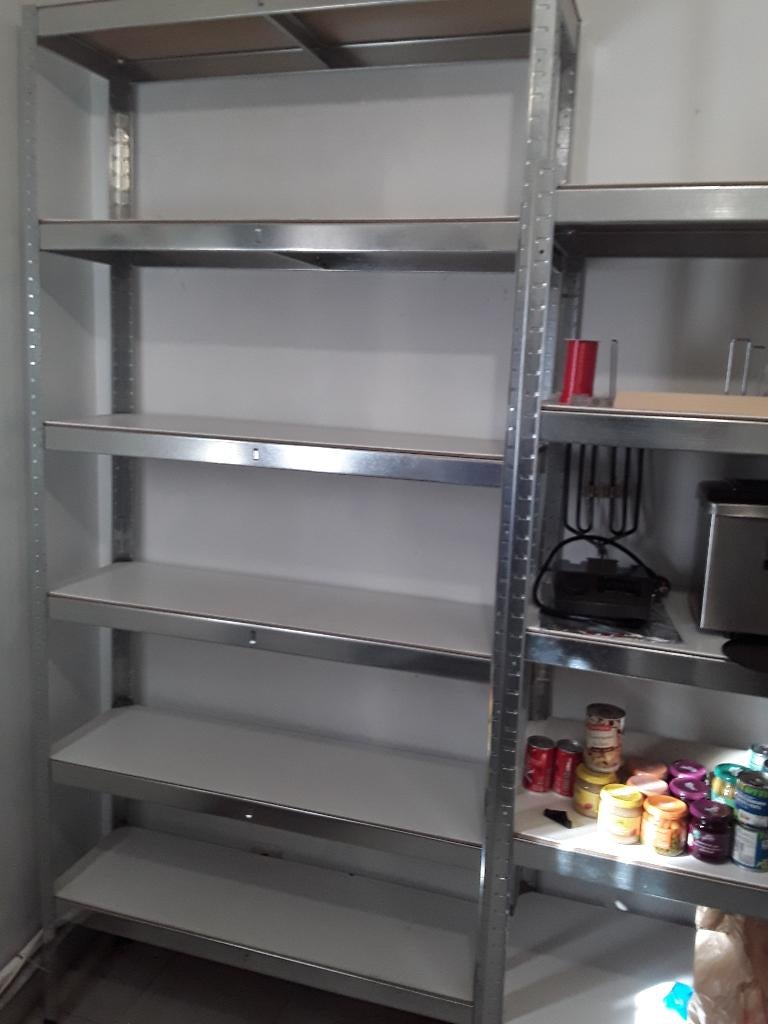 Licht metalen rekken met schabben, Ophalen, Gebruikt, Overige metalen