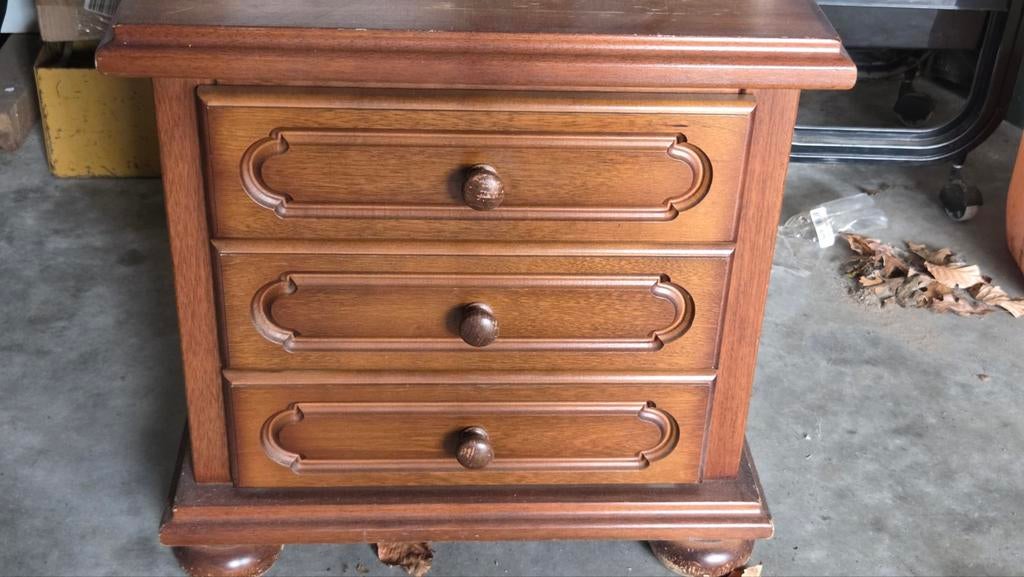 Eiken nachtkastje, Ophalen