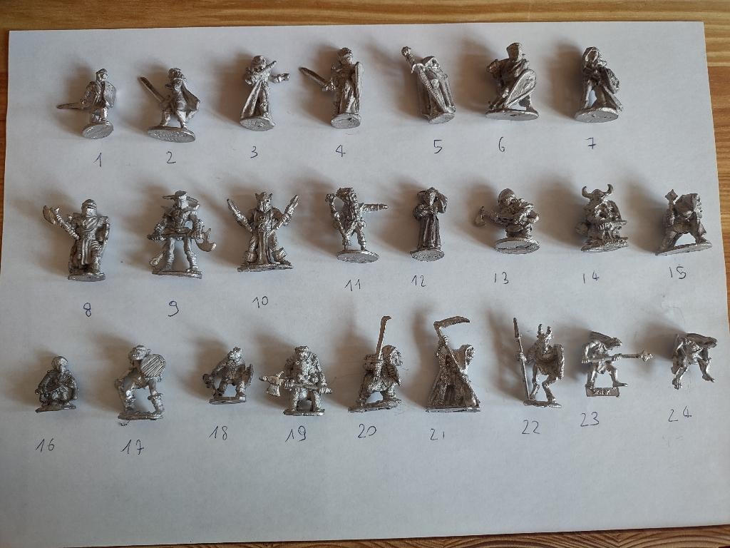 24 vintage metalen fantasiefiguren, jaren 80 — JDR/D&D, Verzamelen, Beelden en Beeldjes, Zo goed als nieuw, Fantasy, Ophalen of Verzenden
