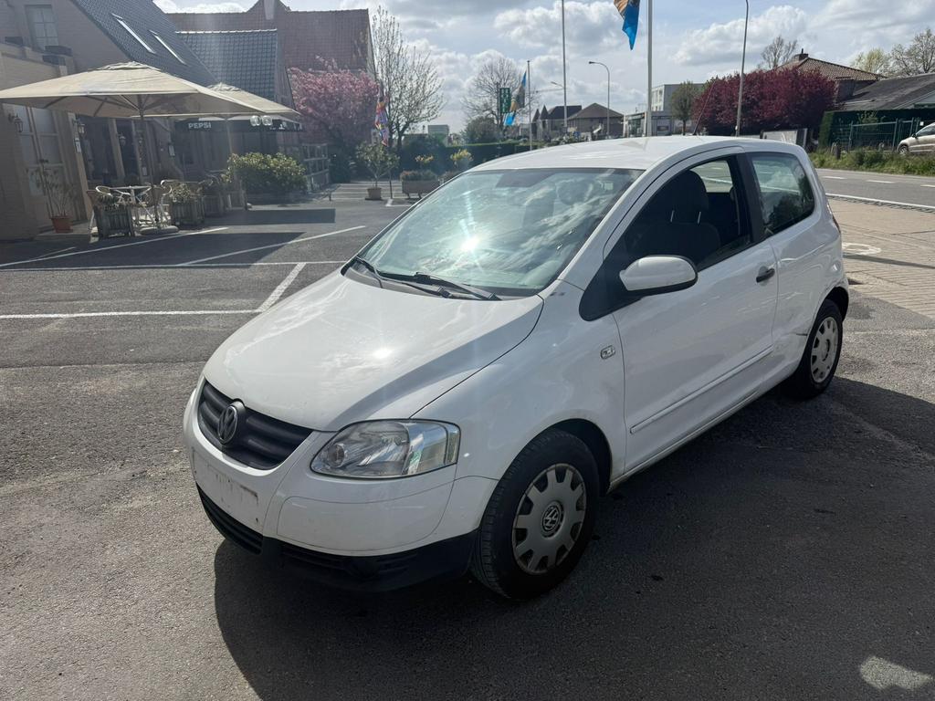 VW Fox – 147.000 km – Ideale stadswagen!, Auto's, Volkswagen, Stof, Zwart, 1198 cc, Wit