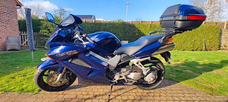 Honda VFR 800, Motoren, Motoren | Honda, Particulier, Sport, meer dan 35 kW, 4 cilinders, Motorrijbewijs A, Ophalen