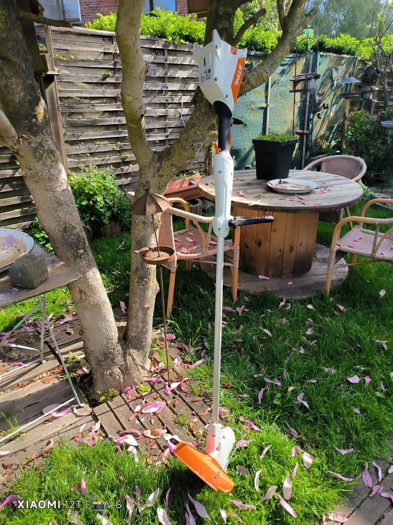 Coupe bordure, Batterie