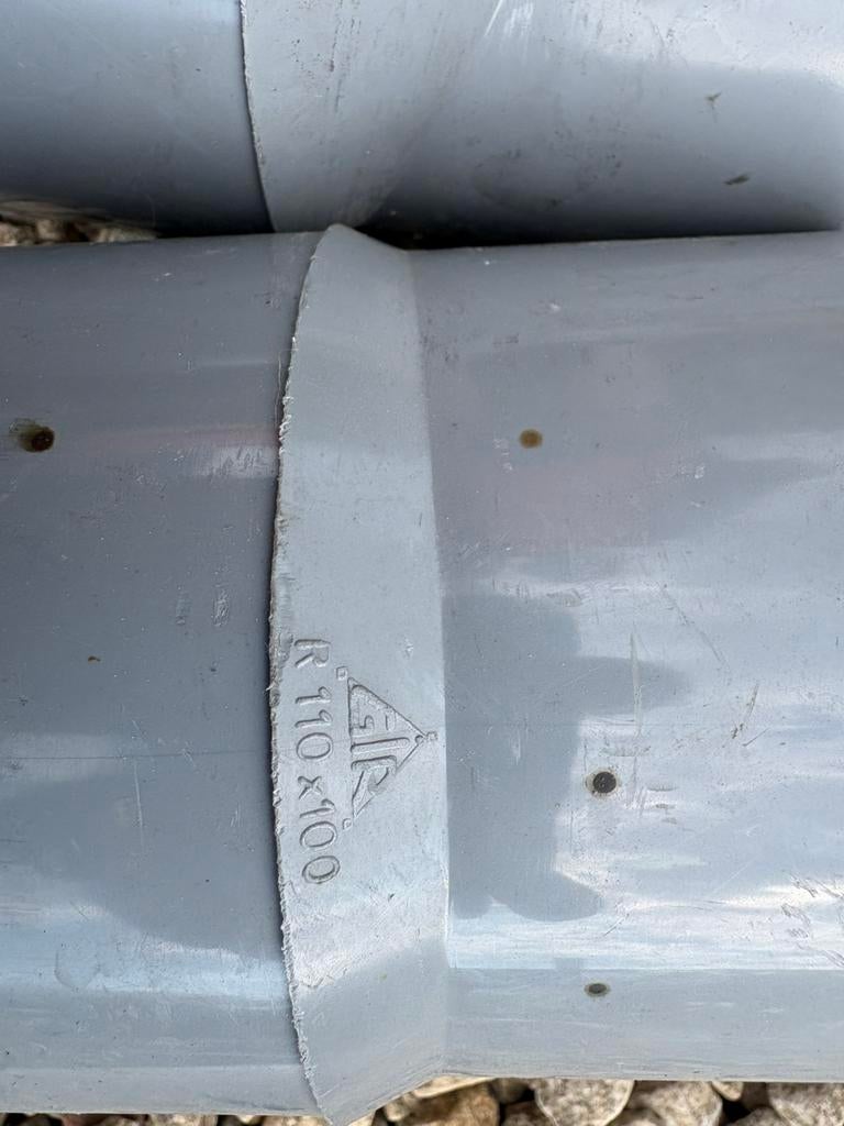 Tuyauterie PVC ÉVACUATION EAU REDUCTIONS 110/100 - 110/80 -., Bricolage & Construction, Enlèvement ou Envoi, Neuf