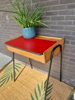 Vintage jaren60 schoolbankje/ bijzettafeltje, Enlèvement, Utilisé