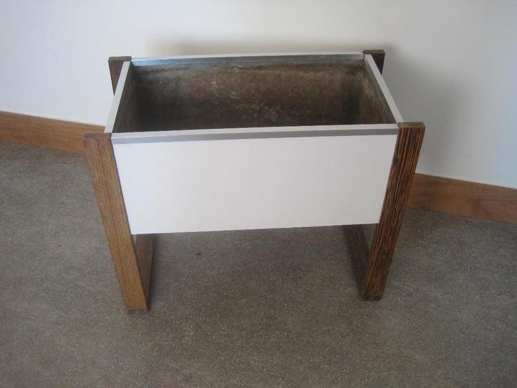 Design plantenbak midden 20ste eeuw teak metaal, Antiek en Kunst, Antiek | Woonaccessoires, Ophalen