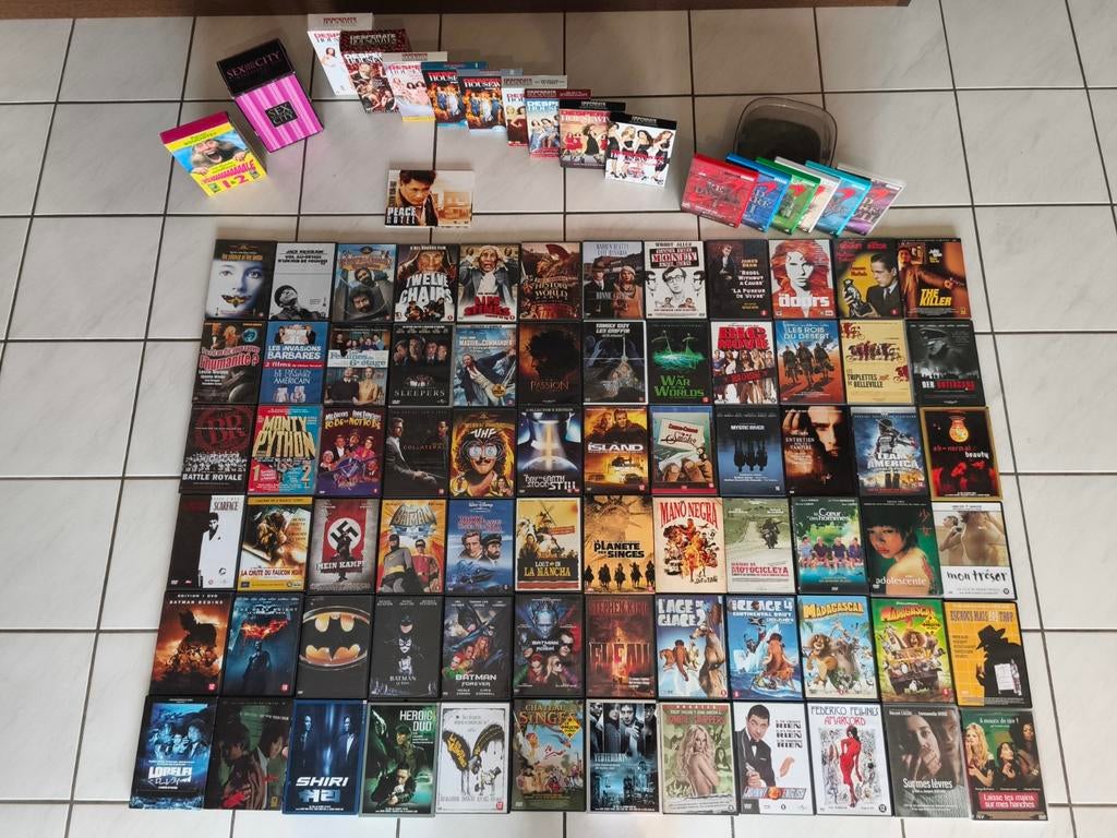 Gros lot coffret films séries plus de 100 DVD

La vie privée, Cd's en Dvd's, Dvd's | Tv en Series, Gebruikt, Komedie, Boxset, Vanaf 12 jaar