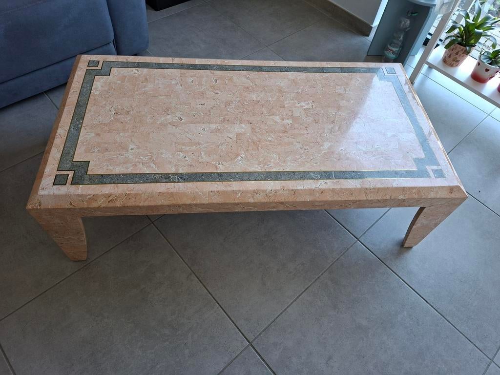 Table basse en marbre rose, Enlèvement