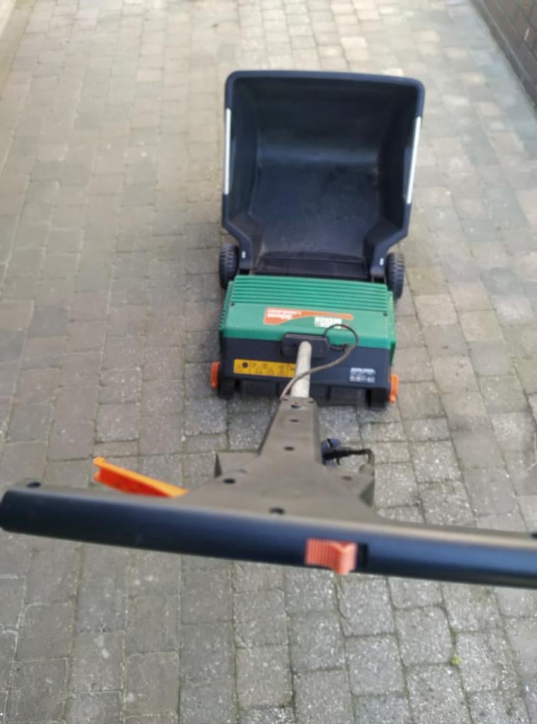 Démosseur de gazon, Jardin & Terrasse, Scarificateurs, Enlèvement, Utilisé, Électrique, Black & Decker