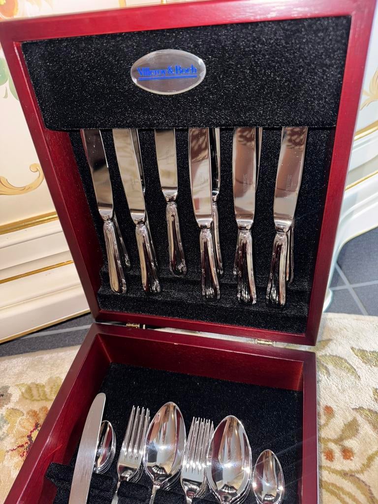 Villeroy Boch Bestek voor 12 personen, Huis en Inrichting, Ophalen, Zo goed als nieuw