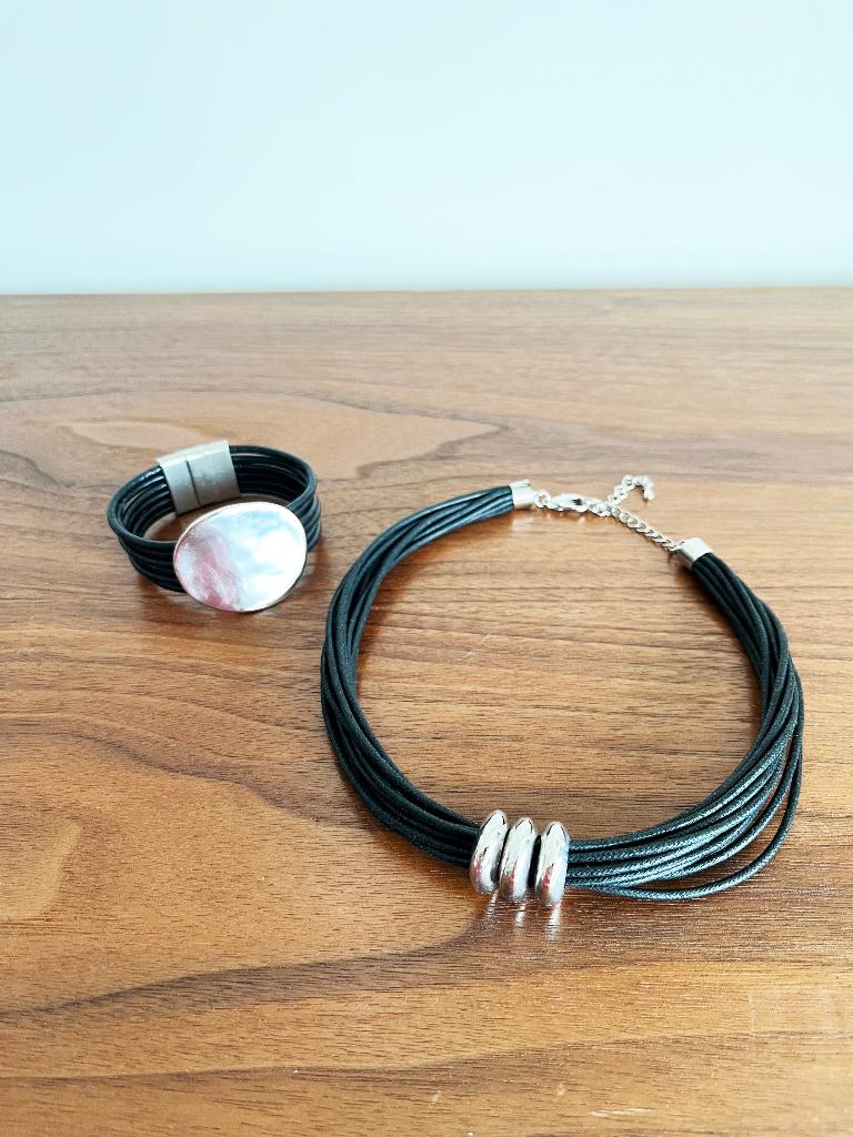 Ensemble de bijoux avec collier et bracelet Biba années 2000, Enlèvement ou Envoi, Comme neuf, Autres matériaux, Avec pendentif