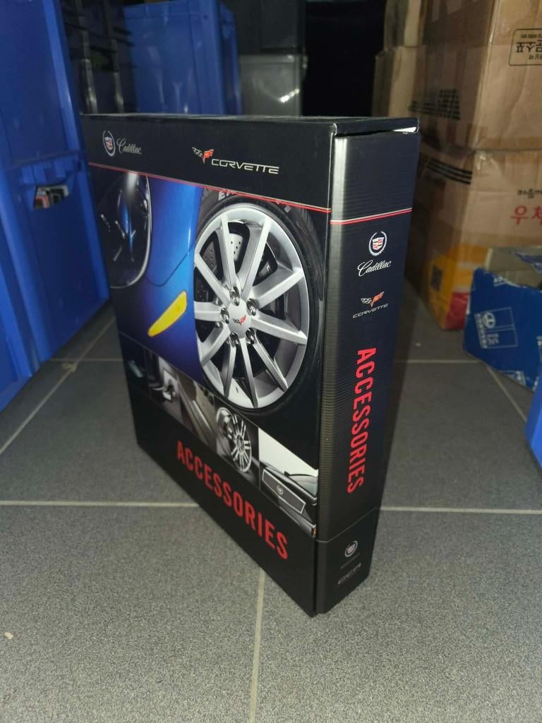 Livre d'accessoires Cadillac Corvette Chevrolet 2003-2006, Livres, Autos | Brochures & Magazines, Enlèvement, Comme neuf, Chevrolet