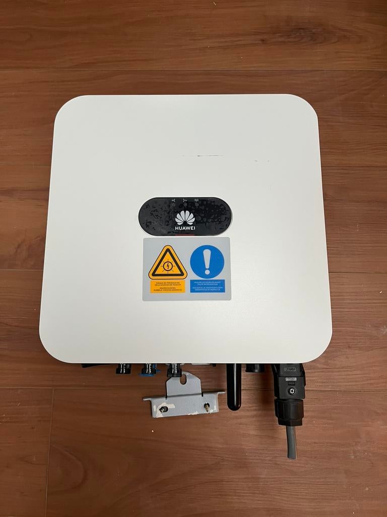 Omvormer huawei sun2000-2ktl-L1, Ophalen, Gebruikt