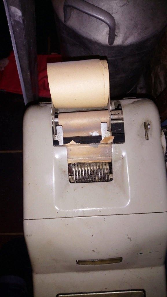 Vintage ancienne caisse enregistreuse à rouleau Olivetti, Antiquités & Art, Antiquités | Bureau & Affaires, Enlèvement