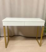 Make up tafel wit met gouden poten, Enlèvement