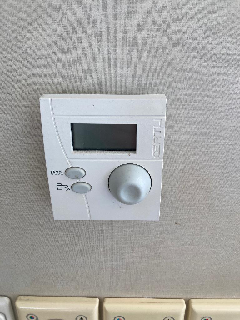 Oertli Tronic 3 thermostaat, Doe-het-zelf en Bouw, Ophalen, Gebruikt