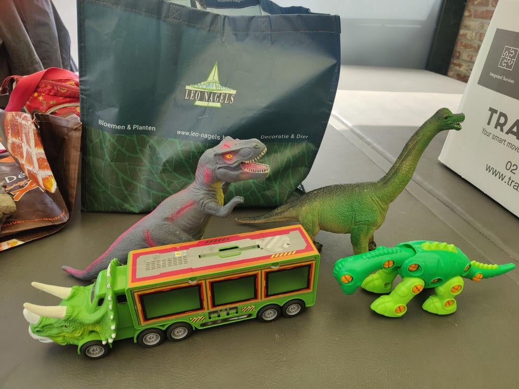 4 dino's, Ophalen of Verzenden