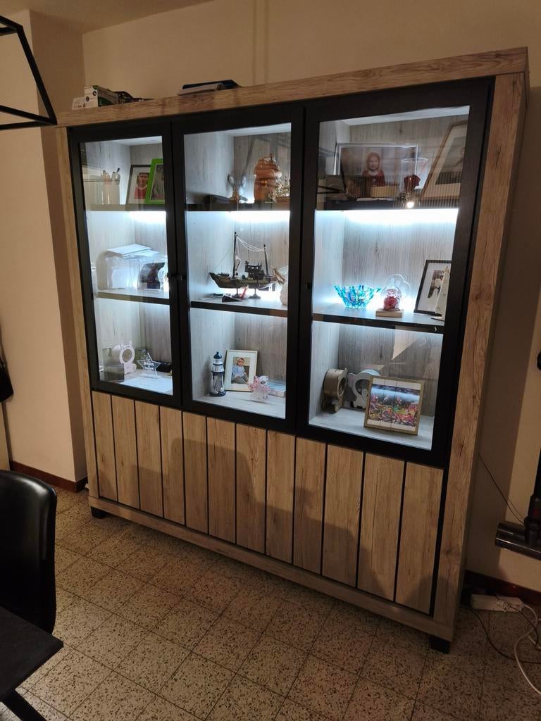 Vaisselier Eureka, Enlèvement, Comme neuf, Vitre comprise