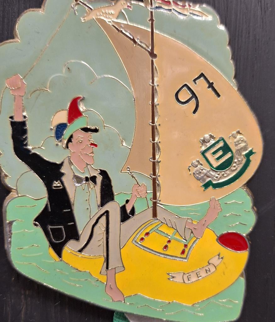Fen, Collections, Broches, Pins & Badges, Enlèvement ou Envoi