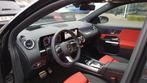 Mercedes-Benz GLA 250 4MATIC AMG Line + LEDER + BURMESTER +, Autos, 2000 kg, Entretenue par le concessionnaire, Noir, 5 portes