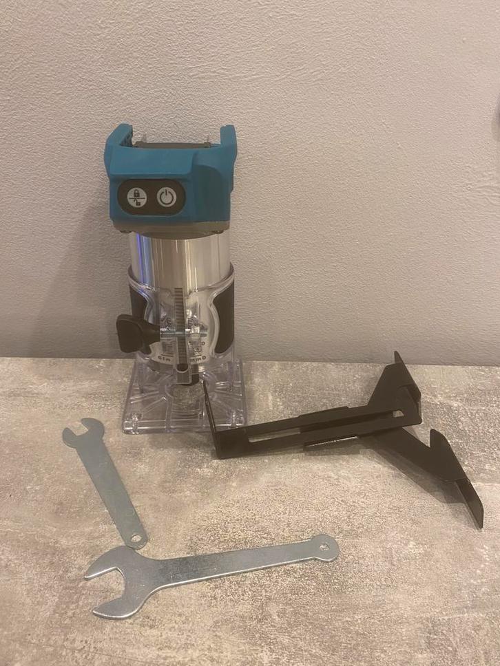 Déligneuse Makita DRT50, Bricolage & Construction, Outillage | Fraiseuses, Batterie, Coupe-bordure, Envoi