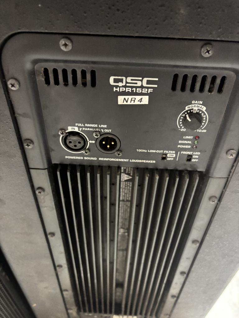 Actieve QSC speakers te koop, Gebruikt, 120 watt of meer, Front, Rear of Stereo speakers, Ophalen